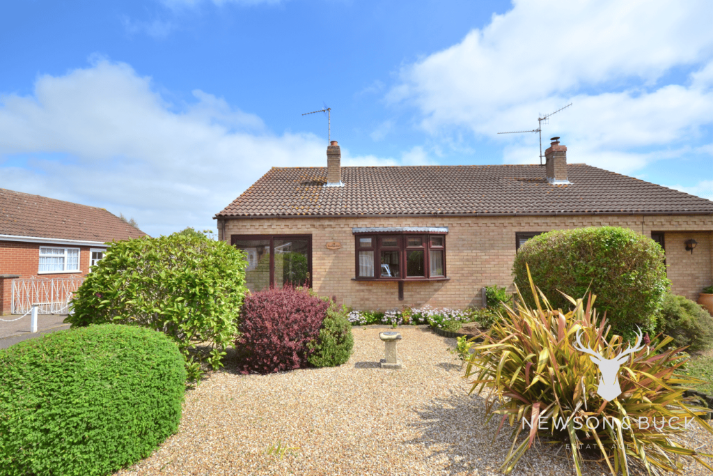 2 bedroom semidetached bungalow for sale in Mountbatten Road