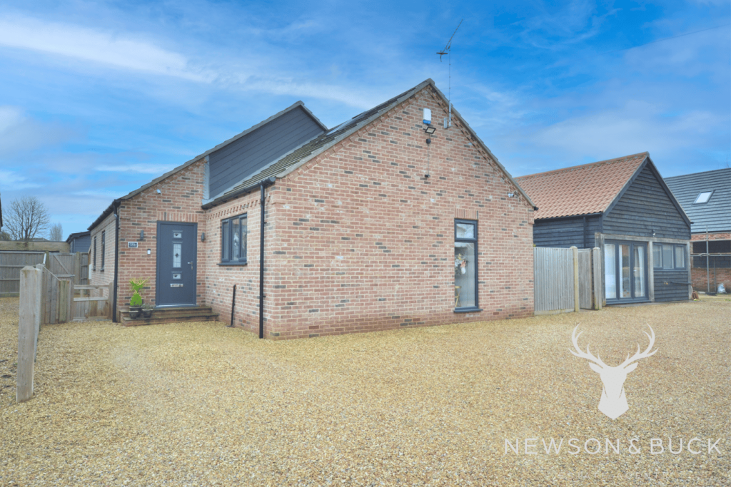 3 bedroom detached house for sale in South Wootton Lane, King's Lynn, PE30