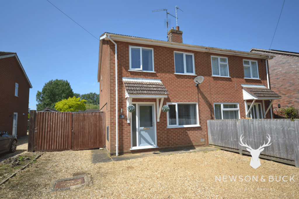2 bedroom semidetached house for sale in School Road, Terrington St