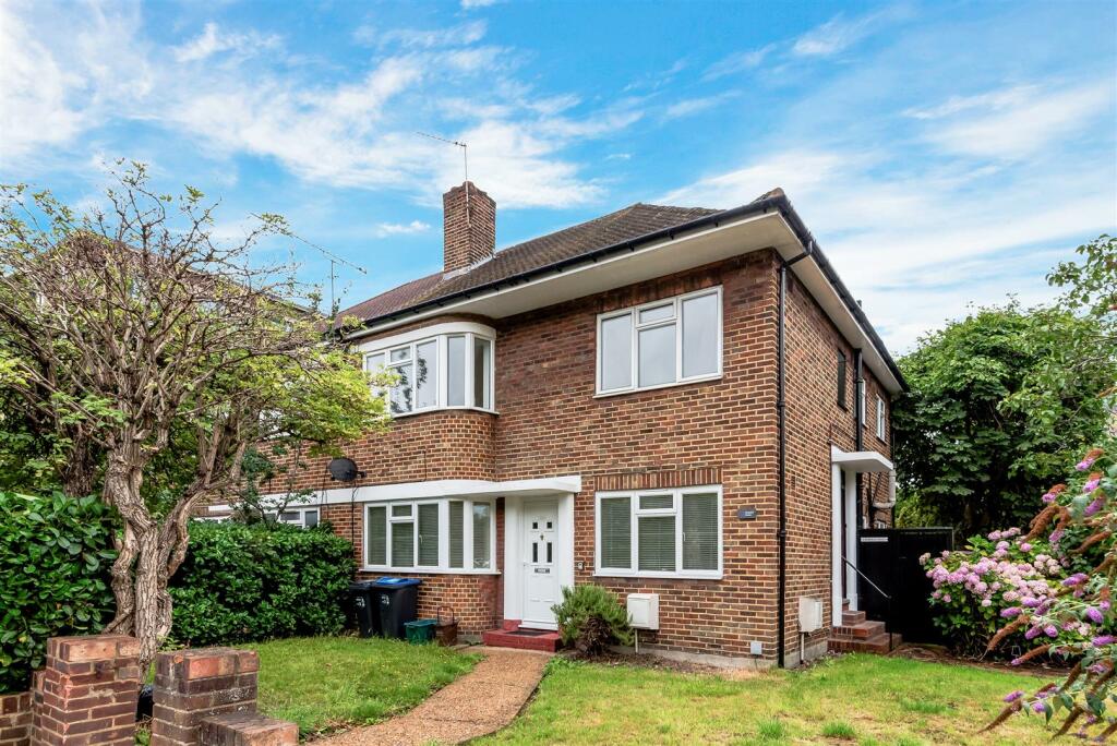 2 bedroom for sale in Merton Hall Road, Wimbledon, SW19