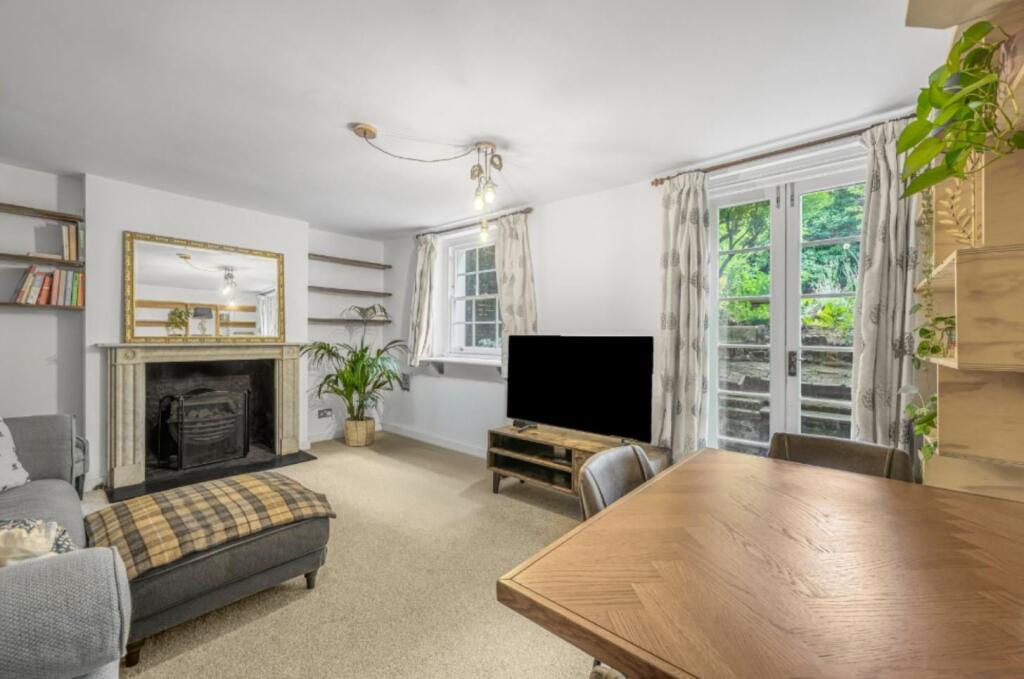 Main image of property: Canonbury Square,
Islington, N1