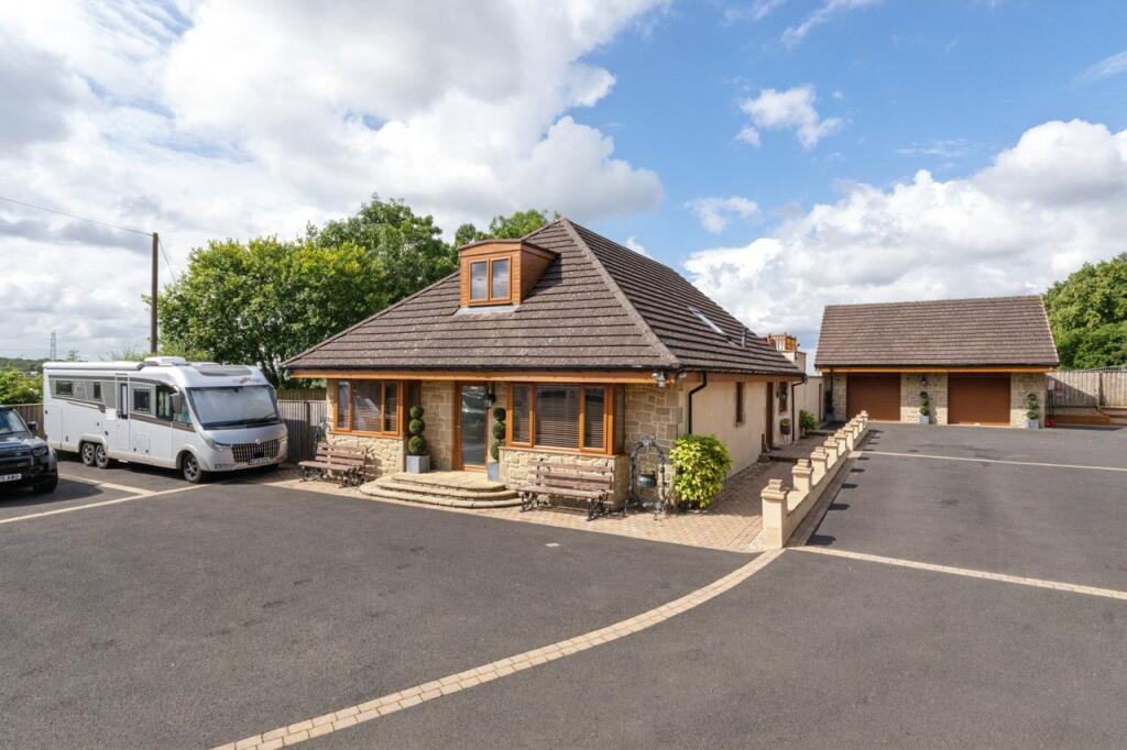 Main image of property: 41 Whitelaw Avenue, Glenboig, Coatbridge, North Lanarkshire, ML5