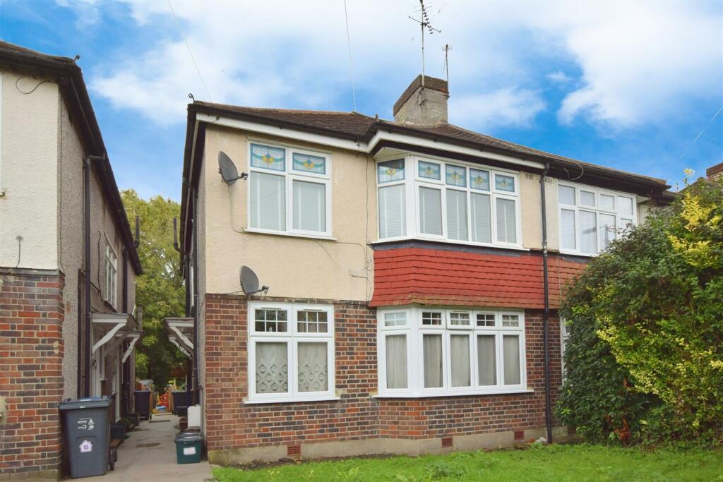 2 bedroom for sale in Wandle Road, Morden, SM4