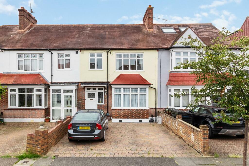 3 bedroom house for sale in Maycross Avenue, Morden, SM4