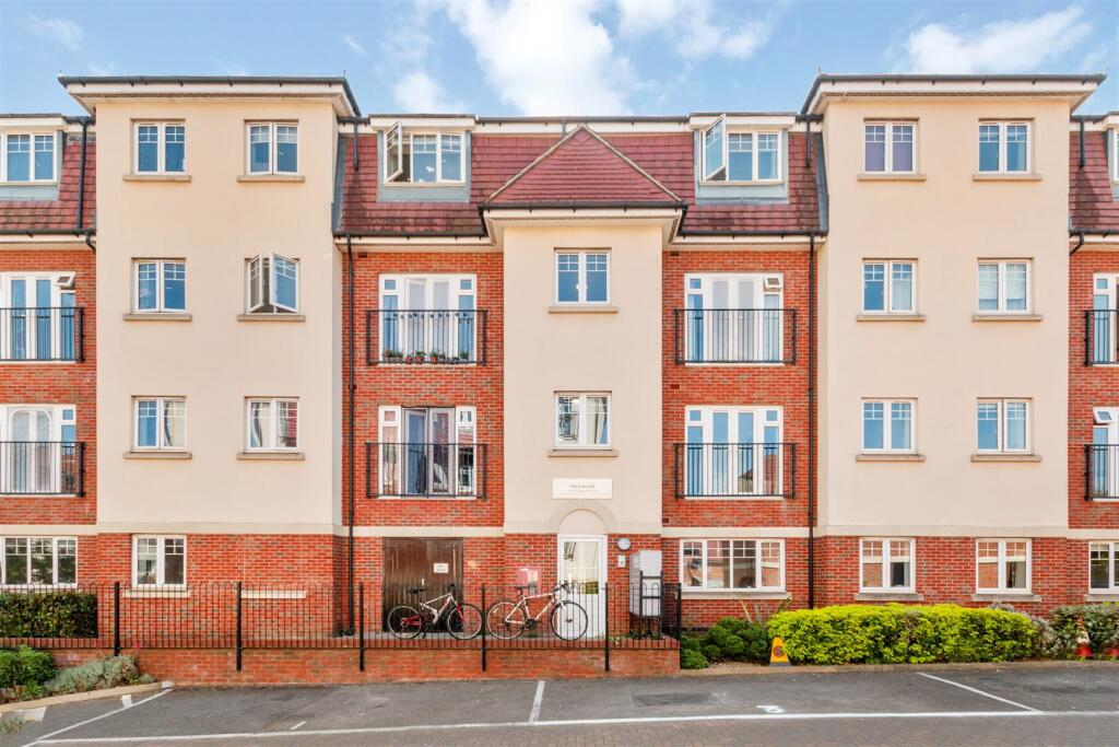 Main image of property: Schoolgate Drive, Morden