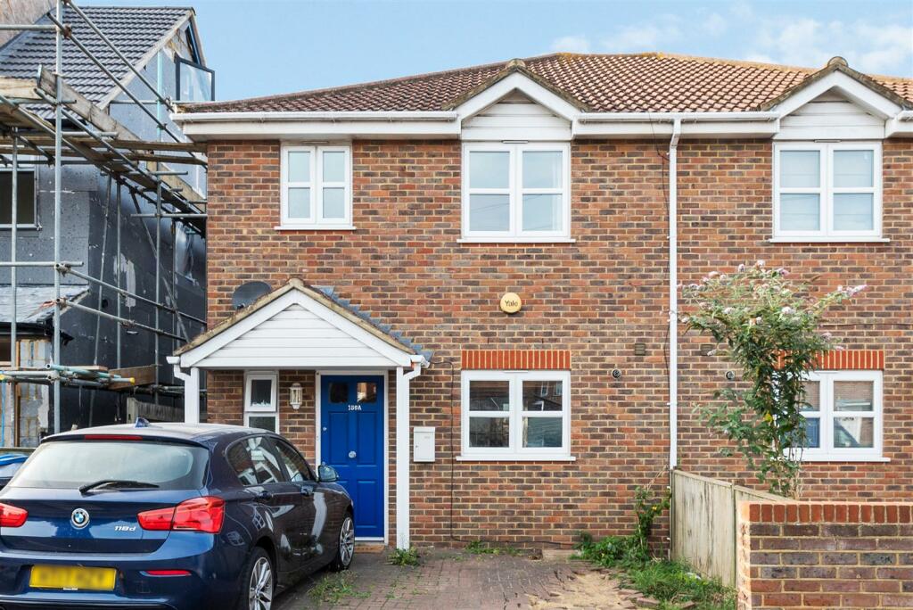 2 bedroom semidetached house for sale in Abbotsbury Road, Morden, SM4