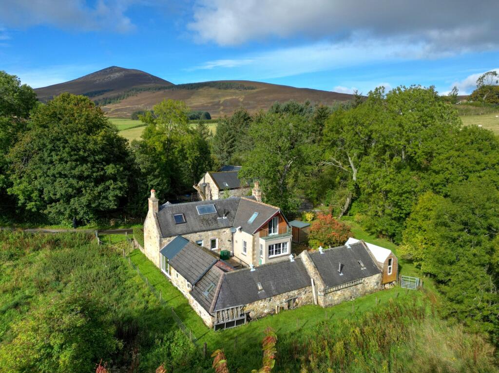 3 bedroom detached house for sale in Mill Cottage, Mill Of Laggan ...