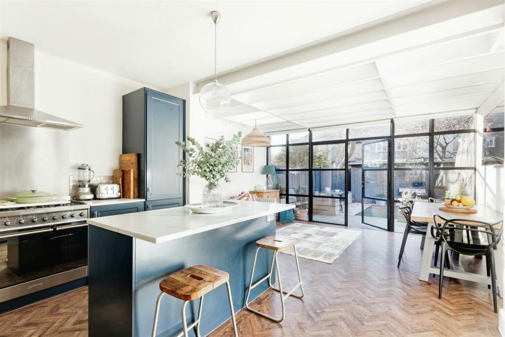 3 bedroom terraced house for sale in Carlton Park Avenue, Raynes Park, SW20