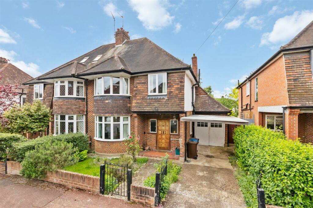 3 bedroom house for sale in Holland Avenue, Raynes Park, SW20