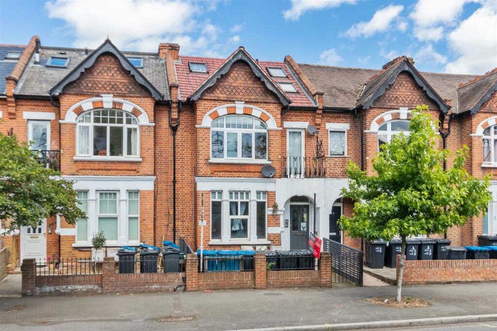 1 bedroom flat for sale in Kingston Road, Raynes Park, SW20