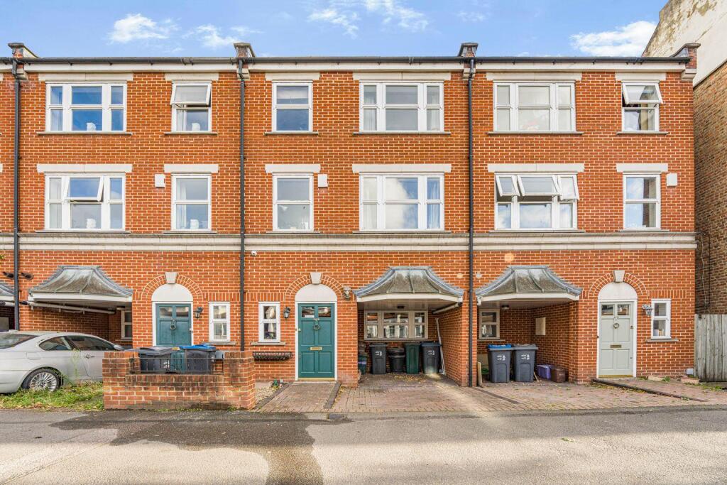 Main image of property: Kingston Road, Raynes Park