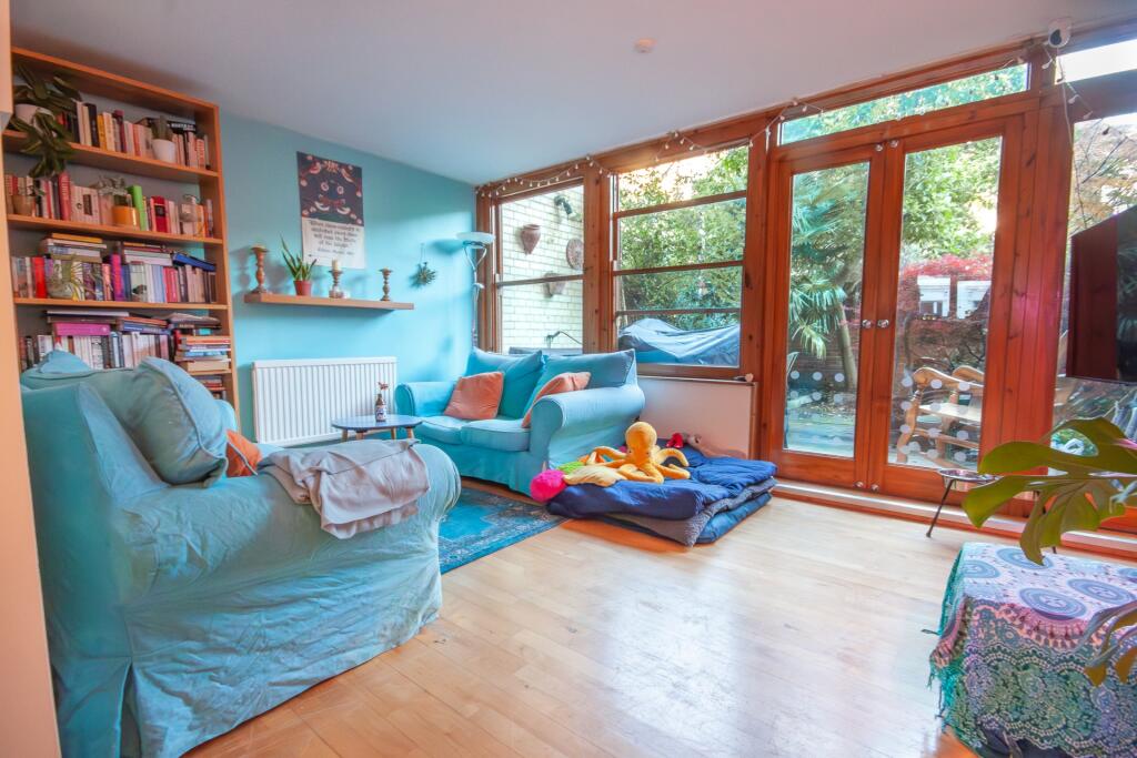 2 bedroom maisonette for rent in Bassett Street, Kentish Town, NW5