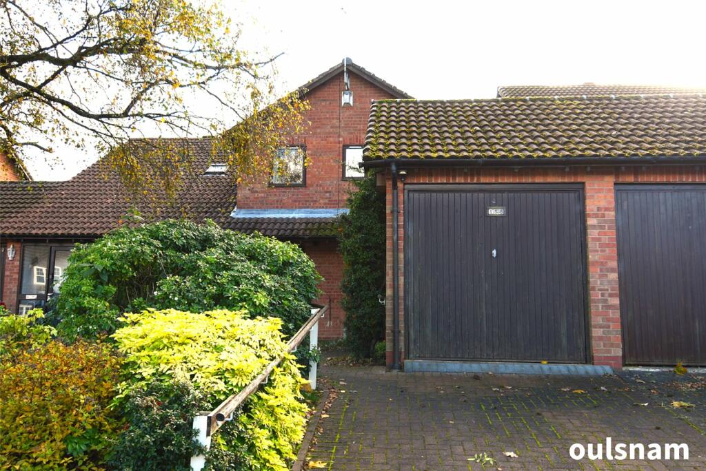 3 bedroom end of terrace house for sale in Oak Farm Road, Bournville, Birmingham, B30