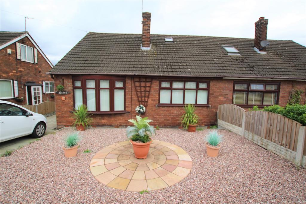 3 bedroom semidetached bungalow for sale in Windy Arbor Road, Whiston