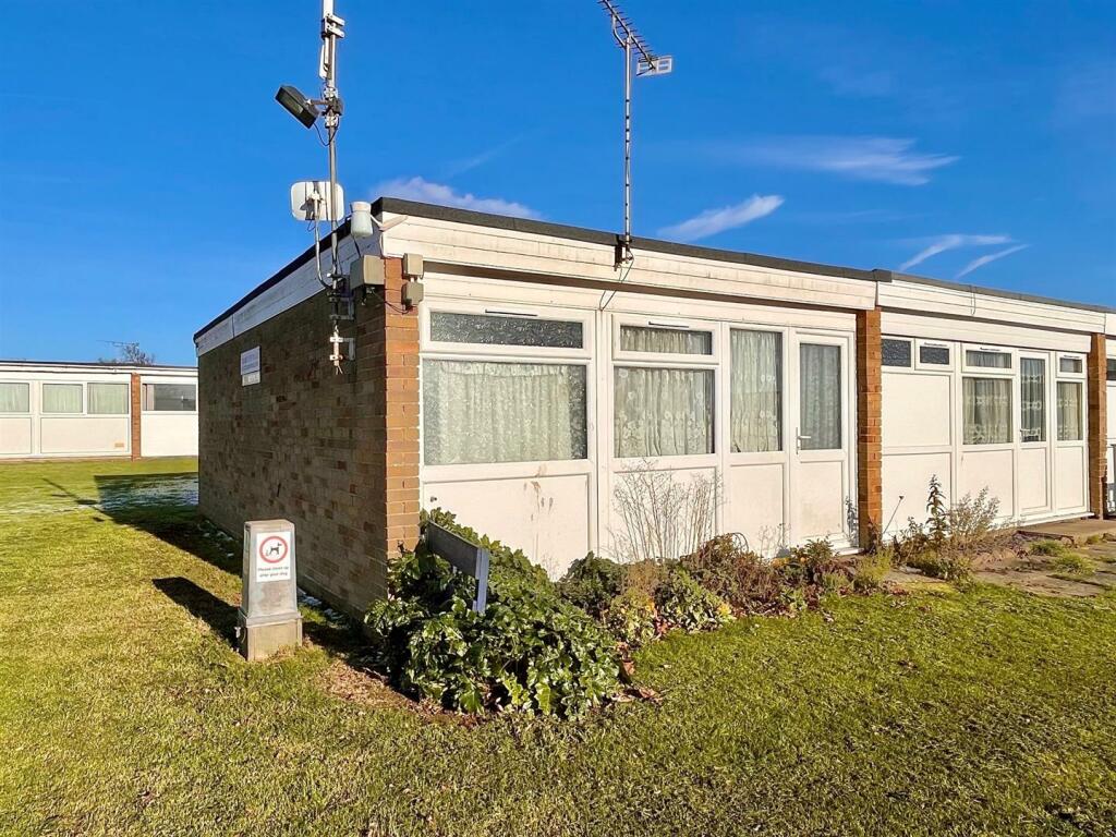 2 bedroom chalet for sale in Belle Aire, Beach Road, Hemsby, NR29