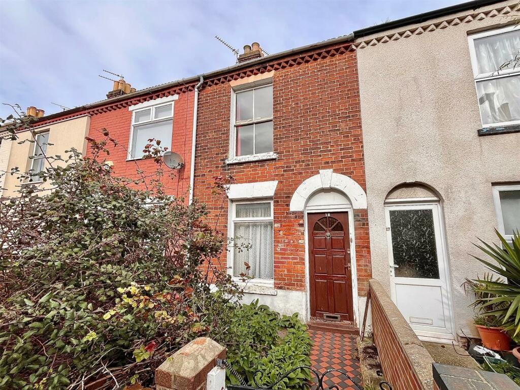2 bedroom terraced house for sale in Winifred Road, Great Yarmouth, NR31