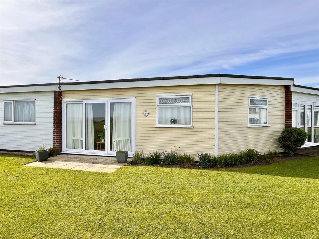 2 bedroom chalet for sale in Winterton Valley Estate, Edward Road