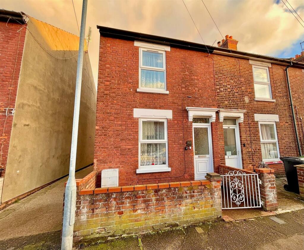 3 bedroom terraced house for sale in Palgrave Road, Great Yarmouth, NR30