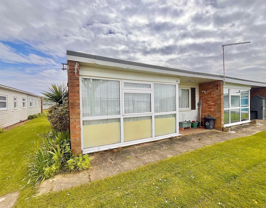 2 bedroom chalet for sale in Sundowner, Newport Road, Hemsby, NR29