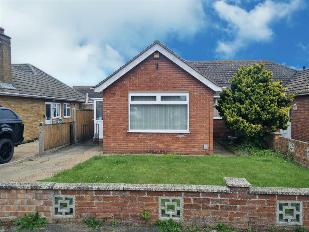 2 bedroom semidetached bungalow for sale in Westerley Way, CaisterOn