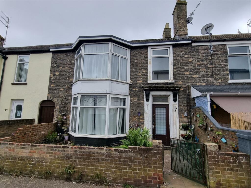 4 bedroom terraced house for sale in Nelson Road Central, Great