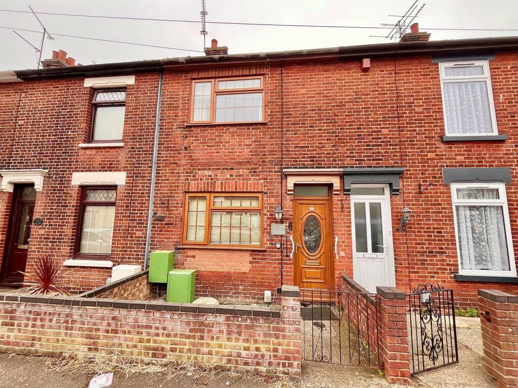 3 bedroom terraced house for sale in Palgrave Road, Great Yarmouth, NR30