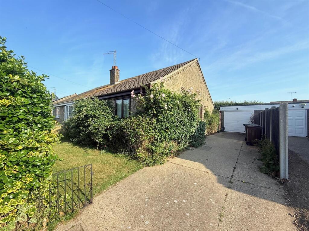 Main image of property: Summerfield Road, Hemsby