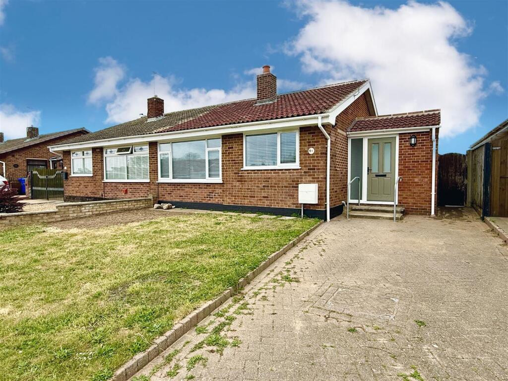 Main image of property: Chedgrave Road, Lowestoft NR33