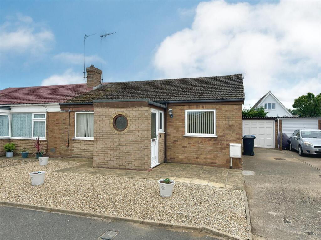 Main image of property: Lloyds Avenue, Kessingland, Lowestoft, Suffolk, NR33