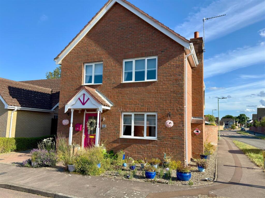 Main image of property: The Leas, Park Meadows, Lowestoft, Suffolk, NR32
