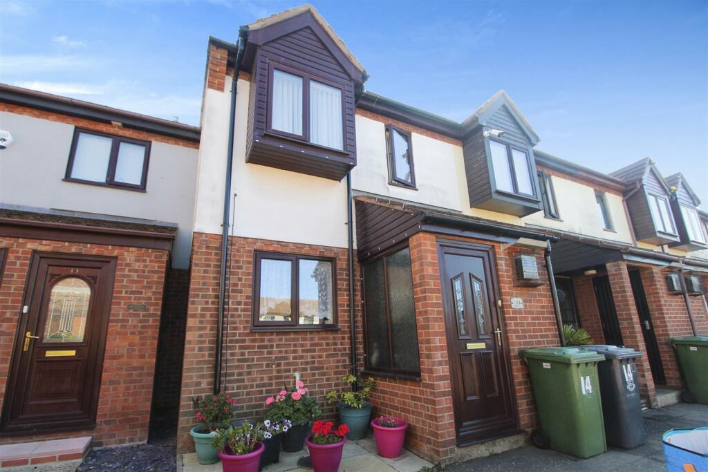 2 bedroom terraced house for sale in Gorleston on Sea, NR31