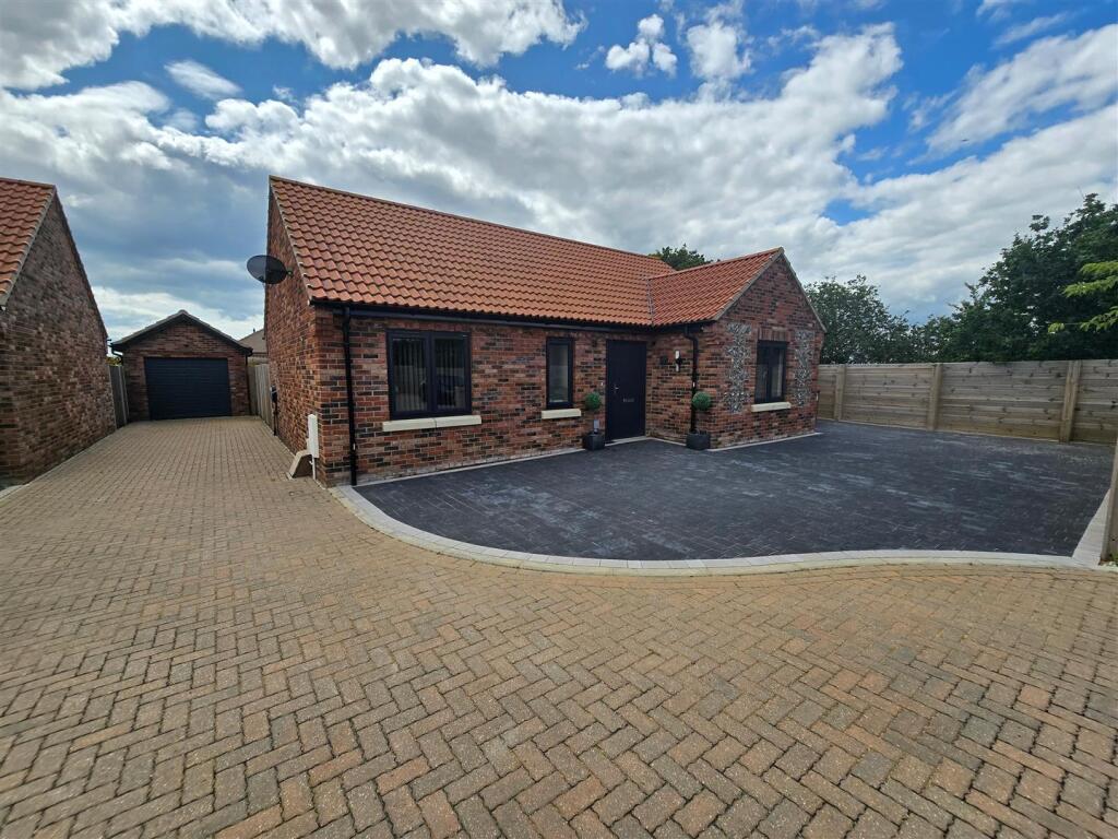 Main image of property: Lowestoft Road, Hopton