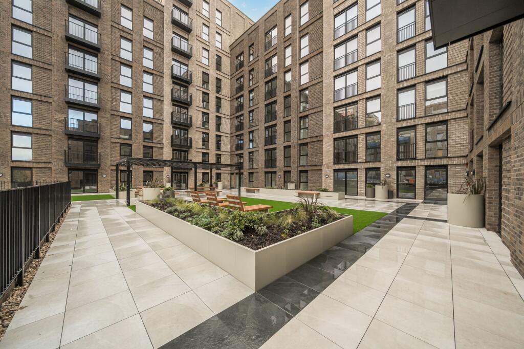 Main image of property: 321 Ordsall Lane, Salford, M5