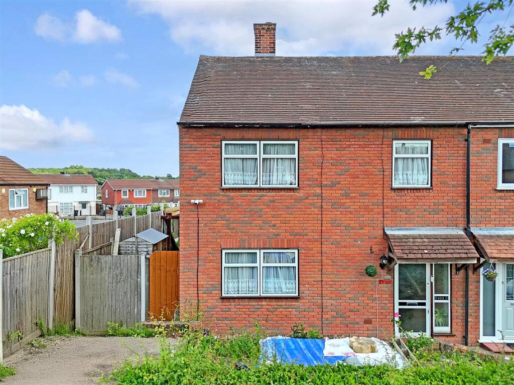 Main image of property: New North Road, Ilford