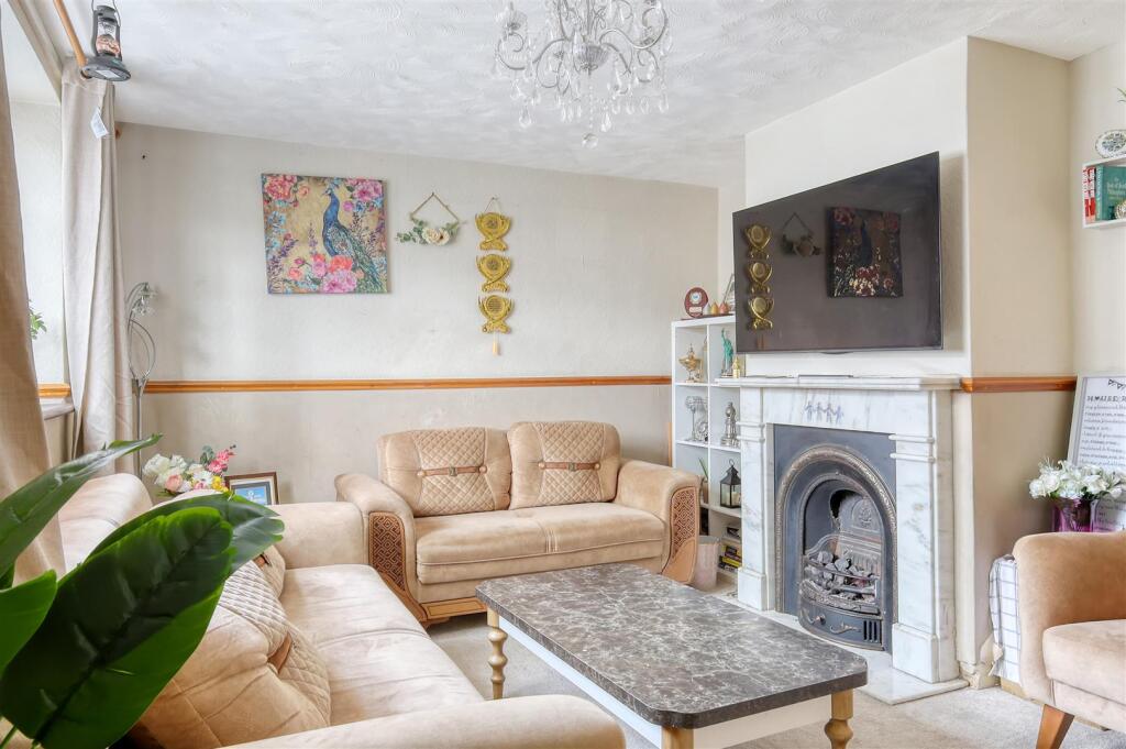 Main image of property: New North Road, Ilford