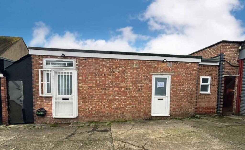 Main image of property: 254B Chingford Mount Road, Chingford, Waltham Forest, E4 8JL