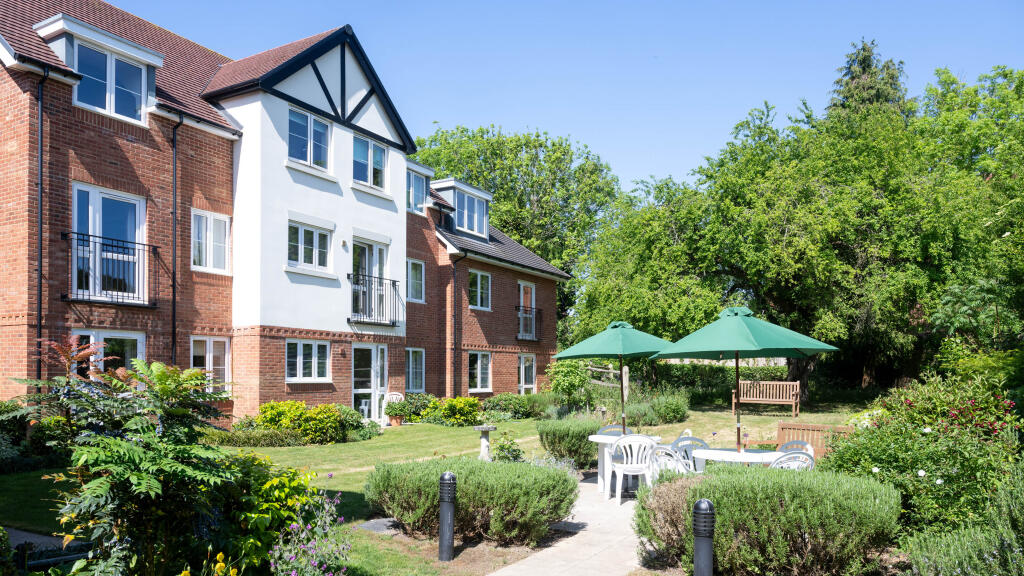 Main image of property: 1 Bed Apartment, Sanderson Lodge, Selsdon