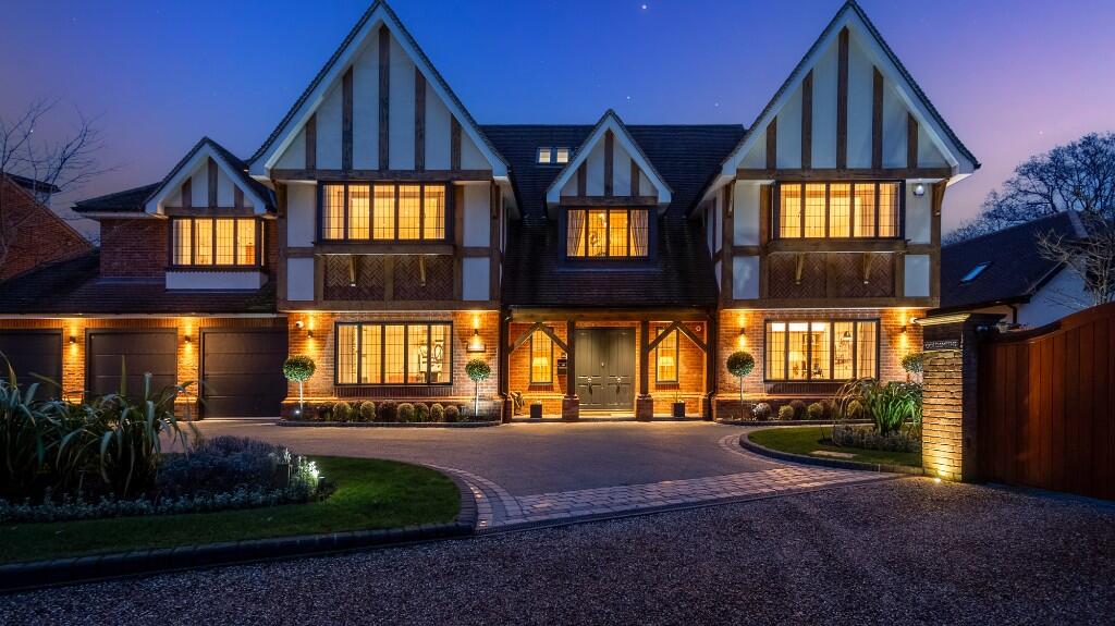Main image of property: Deerbank Road, Billericay, Essex, CM11