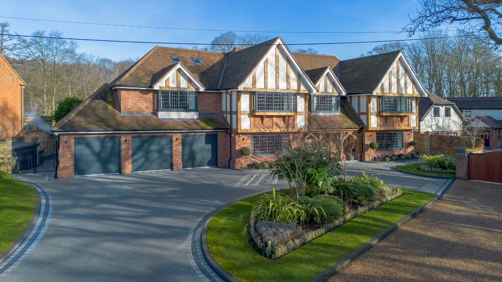 Main image of property: Deerbank Road, Billericay, Essex, CM11