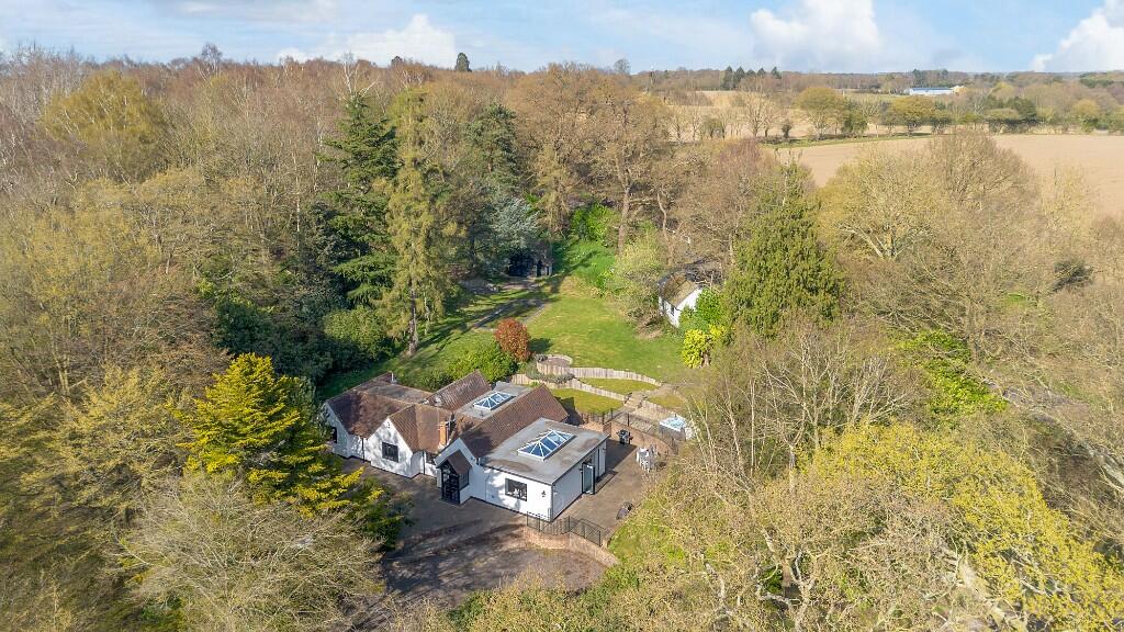 Main image of property: Weald Road, Brentwood, Essex, CM14