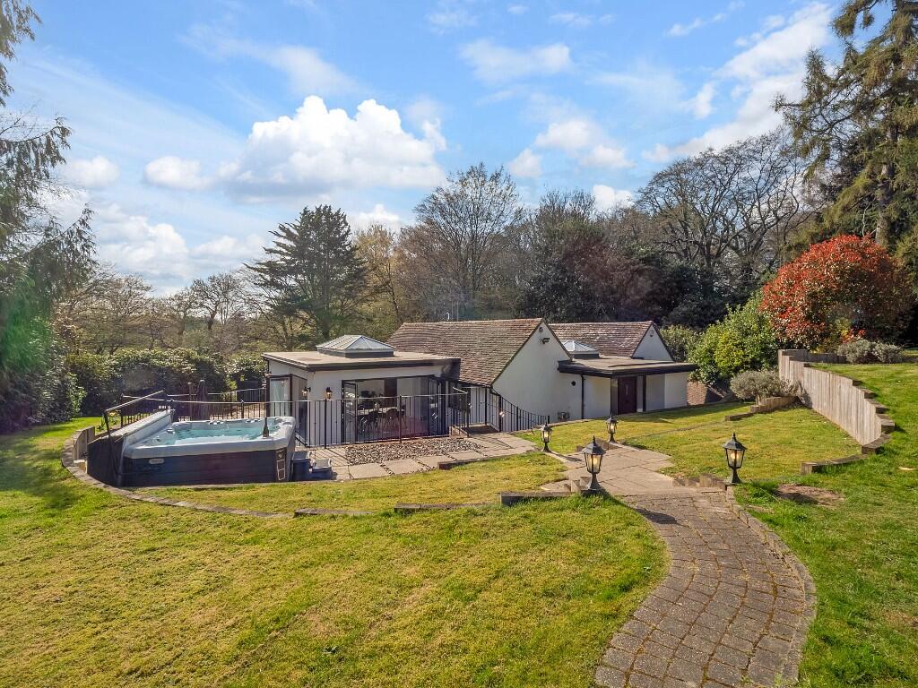 Main image of property: Weald Road, Brentwood, Essex, CM14