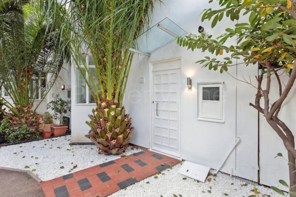 Main image of property: Ickburgh Road, Hackney, E5