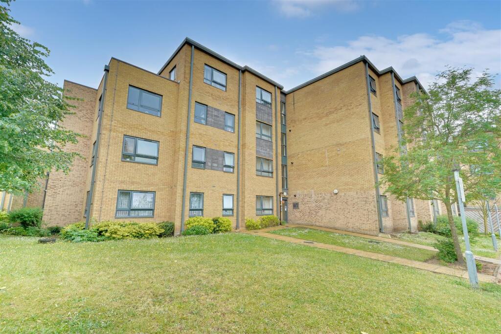 Main image of property: Kings Head Hill, London