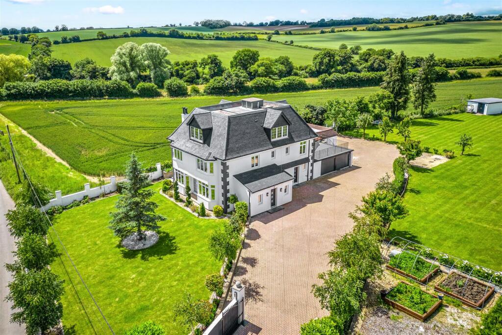 Main image of property: St. Albans Road, Codicote