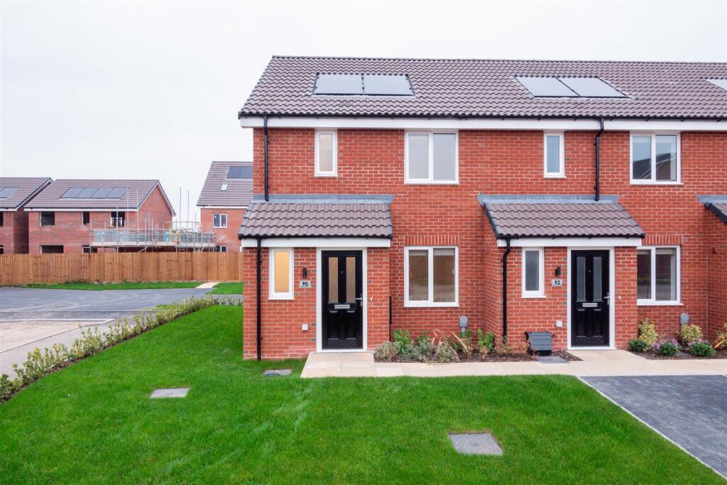 Main image of property: Squirrel Way, Calverton, Nottingham