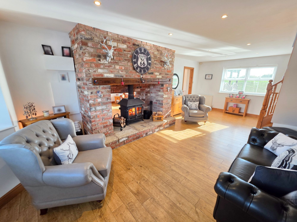 Main image of property: Gunthorpe, Doncaster, DN9