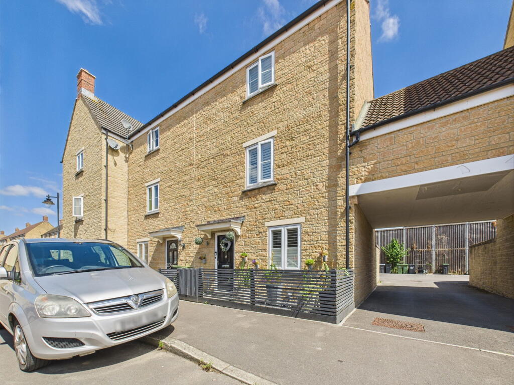 Main image of property: Linnet Road, Calne, SN11 9RN