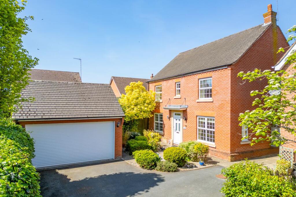 Main image of property: Pippin House, Pippin Close, Bidford-on-Avon B50 4QQ