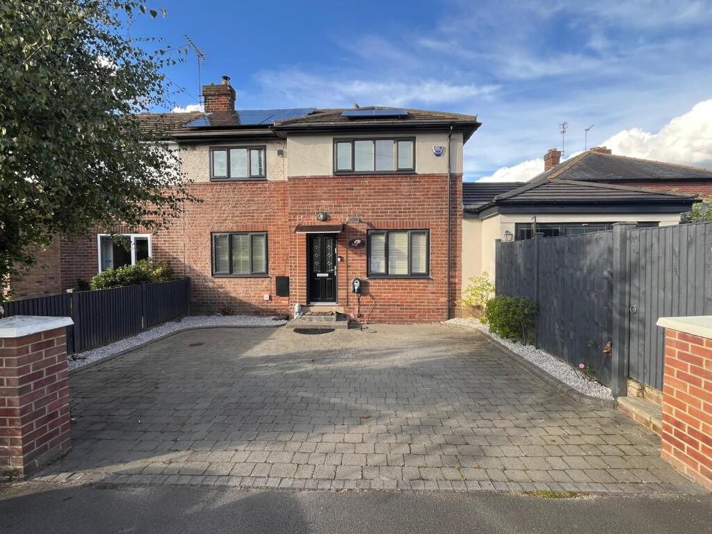 Main image of property: Hawks Nest Gardens East, Leeds