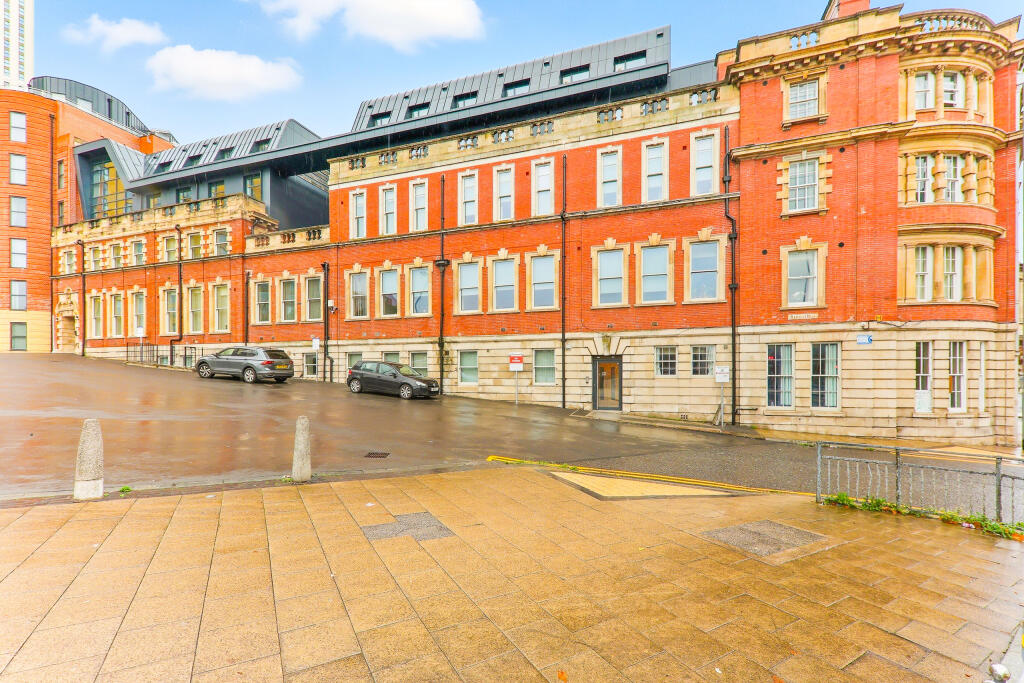 Main image of property: Flat 17, Centenary House, 53 North Street, Leeds, Yorkshire